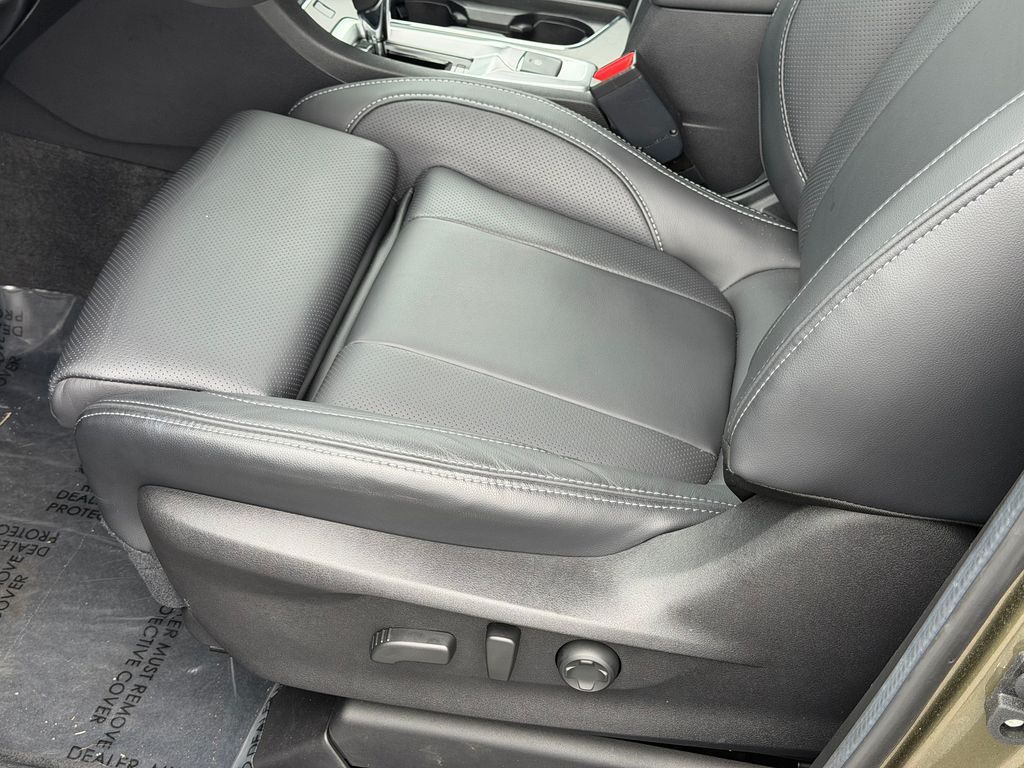 2025 Subaru Ascent Limited - Photo 28