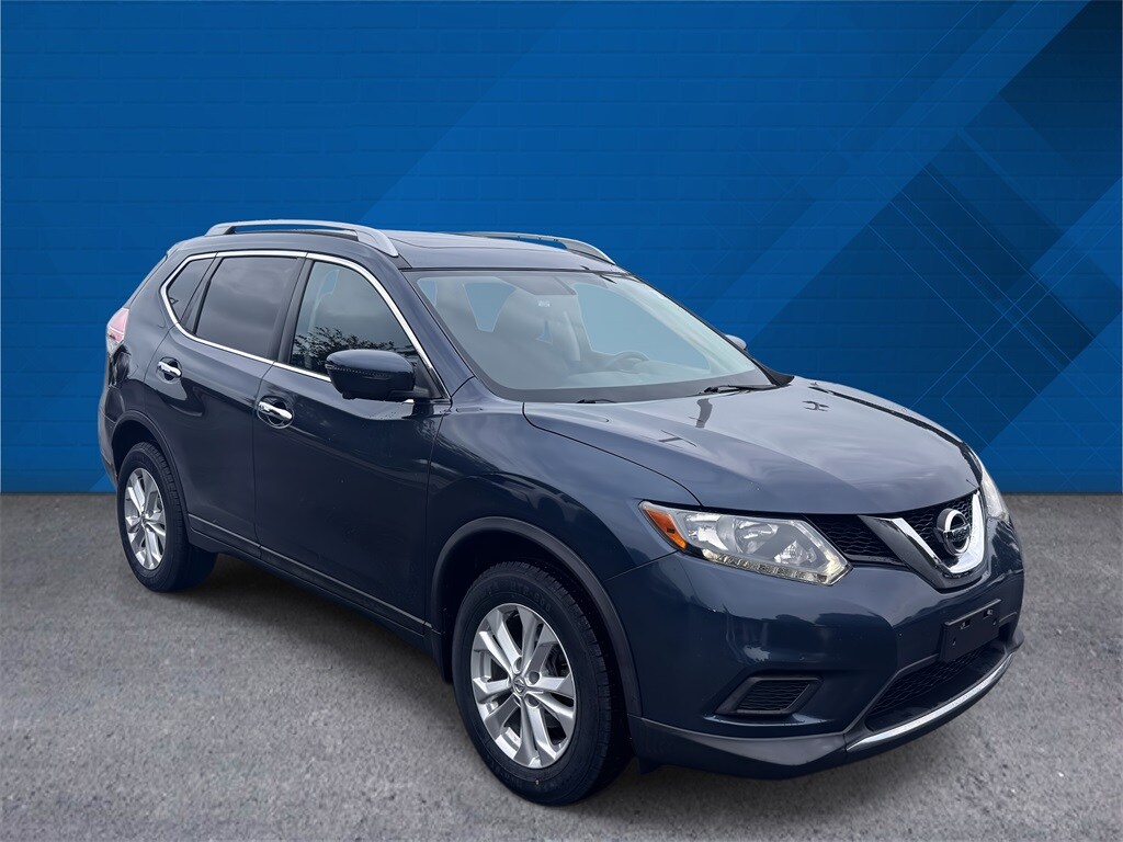 2016 Nissan Rogue SV photo 2