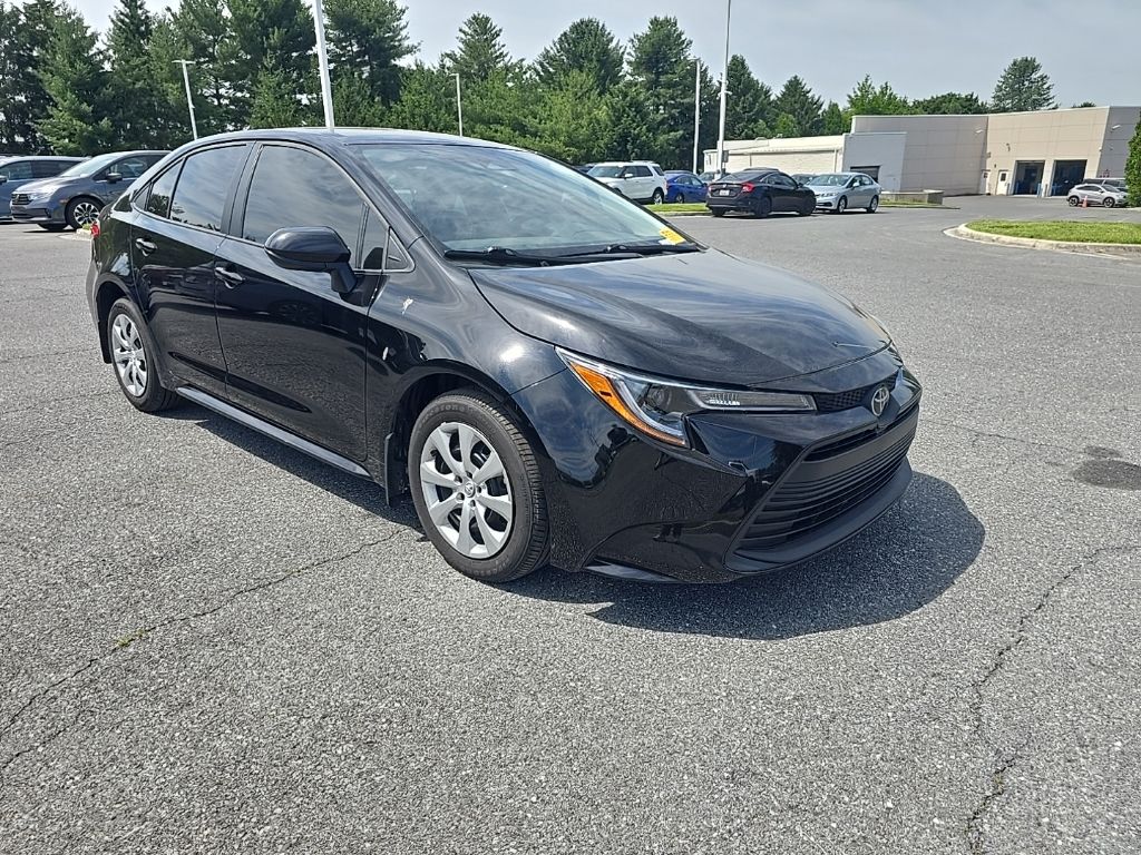 2025 Toyota Corolla LE CVT's photo