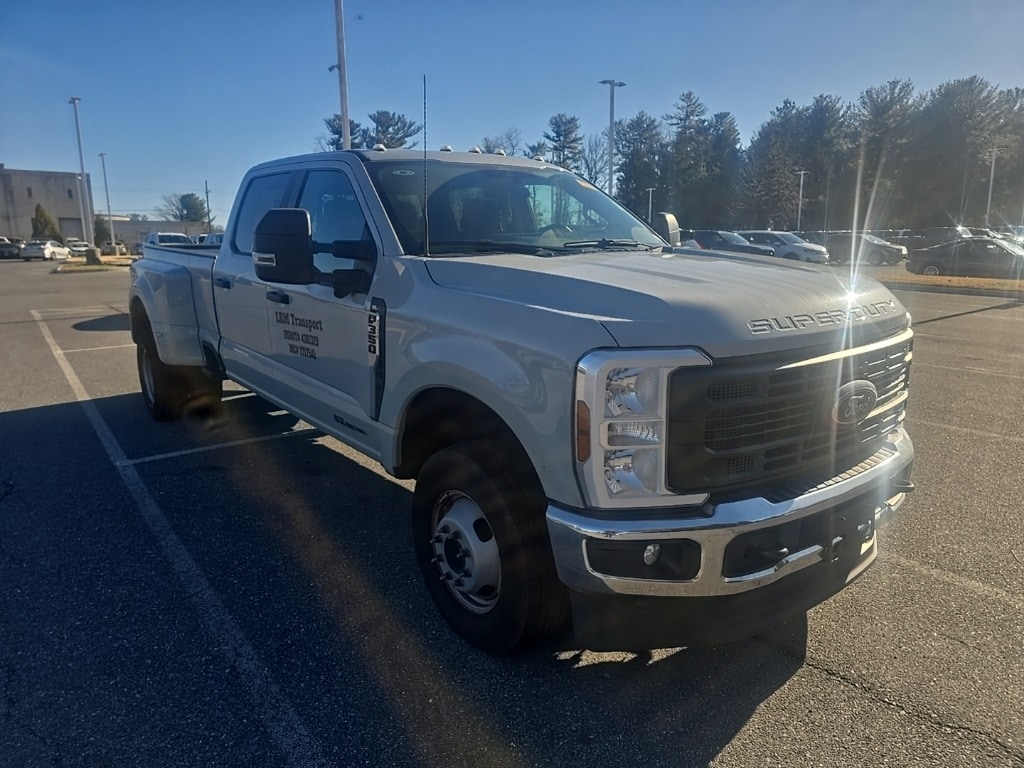 2025 Ford F-350 Super Duty XL's photo