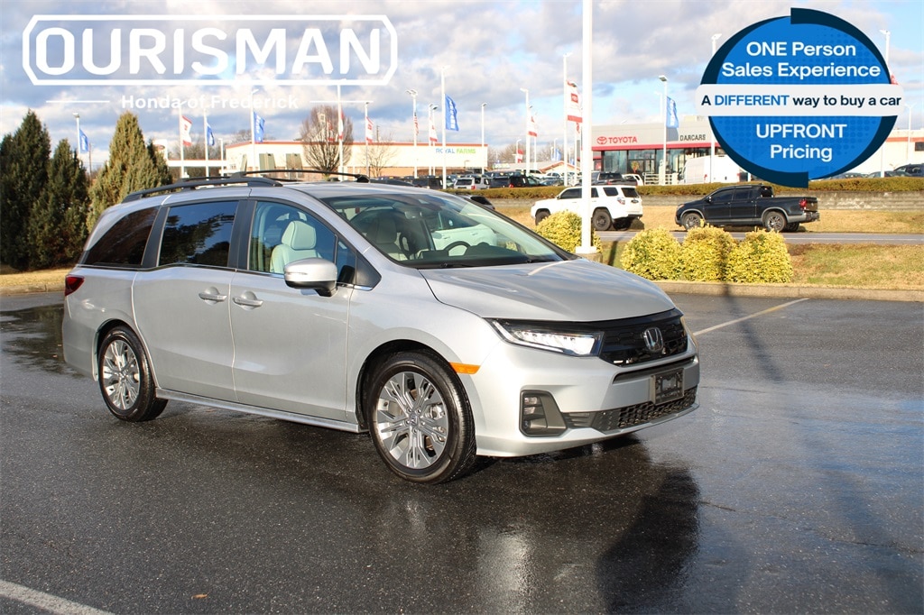 2025 Honda Odyssey Touring's photo