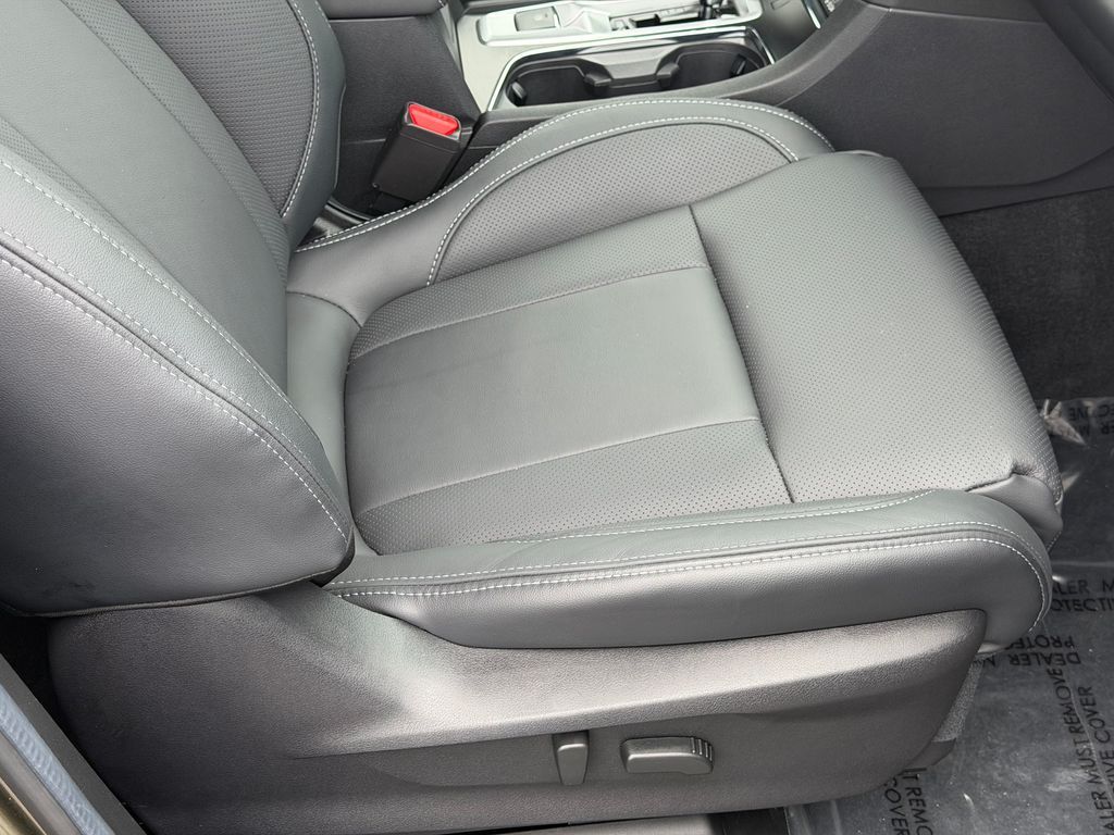2025 Subaru Ascent Limited - Photo 15