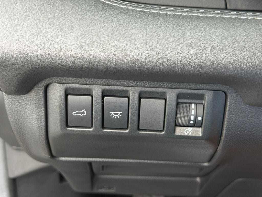 2025 Subaru Ascent Limited - Photo 38