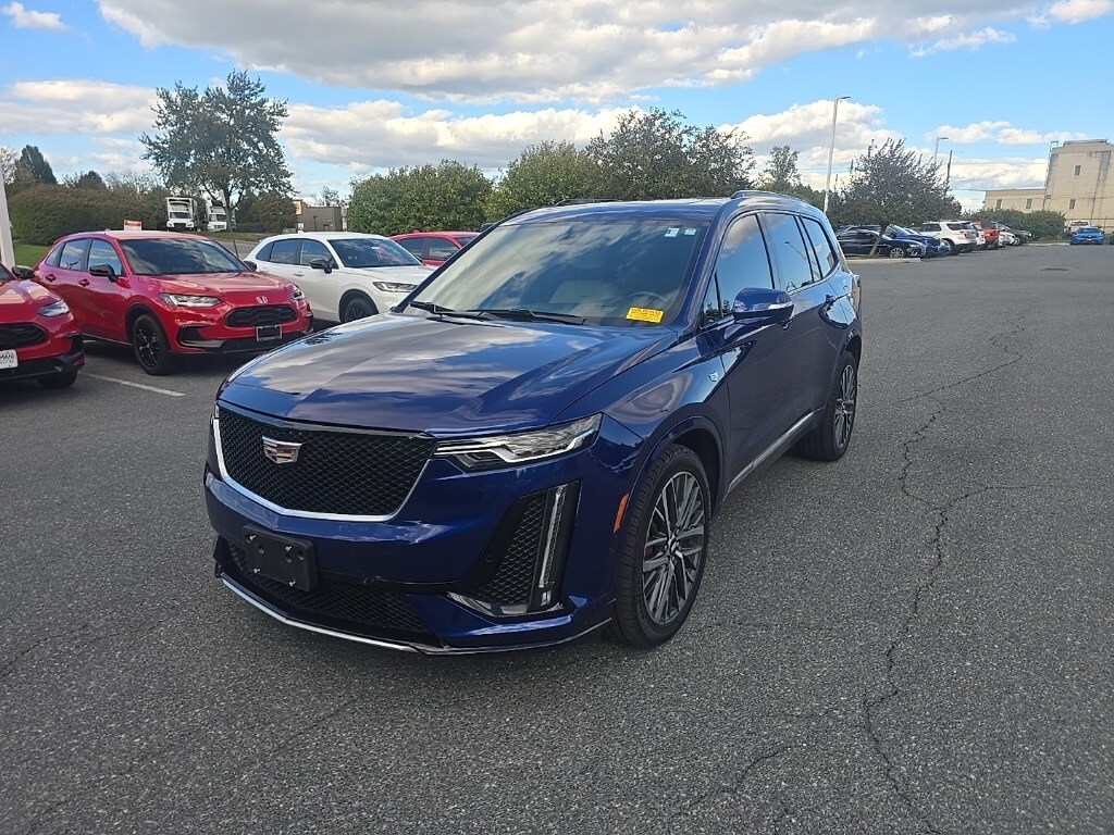 2023 Cadillac XT6 Sport photo 3