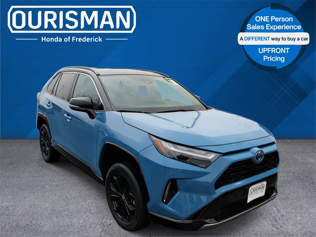 2022 Toyota RAV4 XSE's photo
