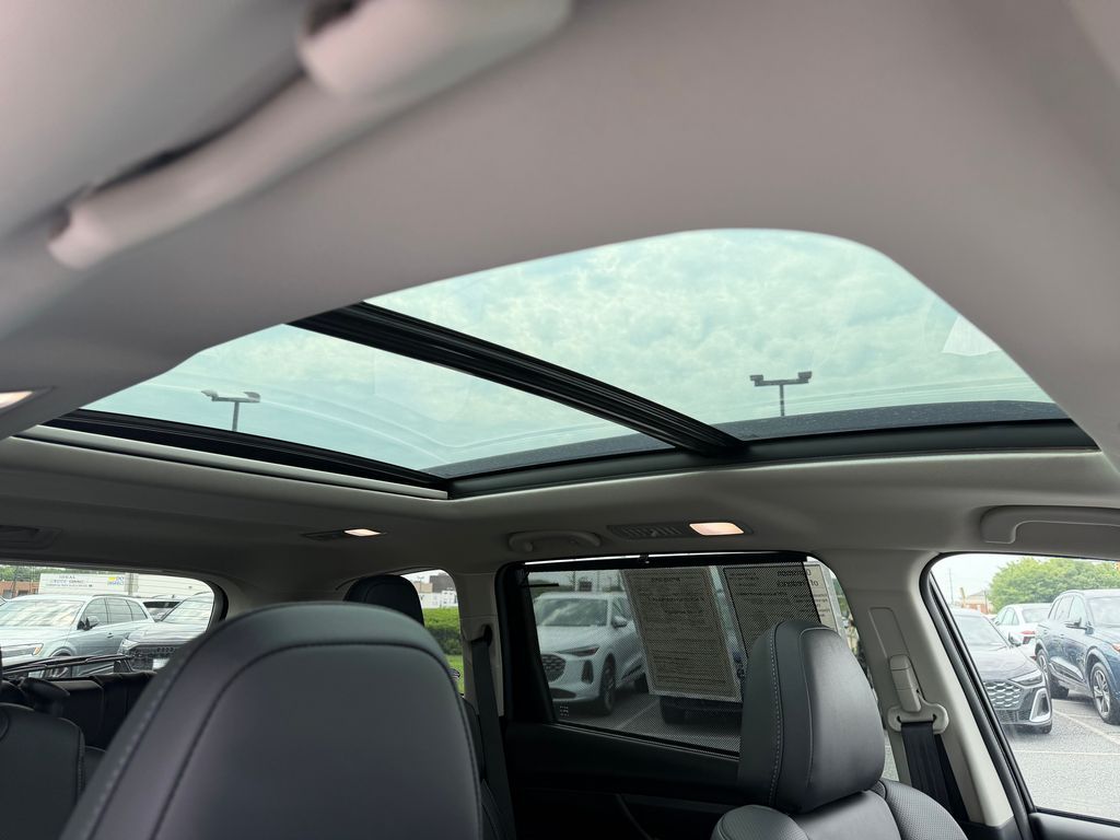 2025 Subaru Ascent Limited - Photo 18