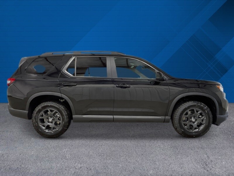 2025 Honda Pilot TrailSport photo 2