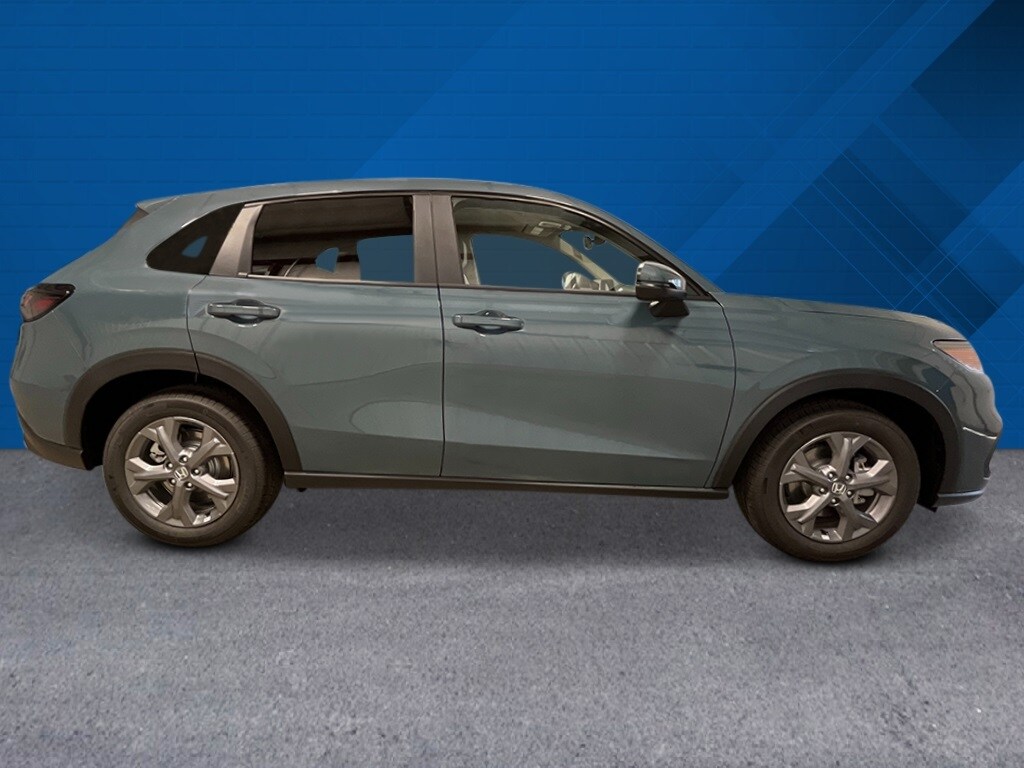 2026 Honda HR-V LX photo 2