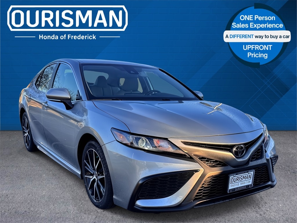 Used 2022 Toyota Camry SE Sedan