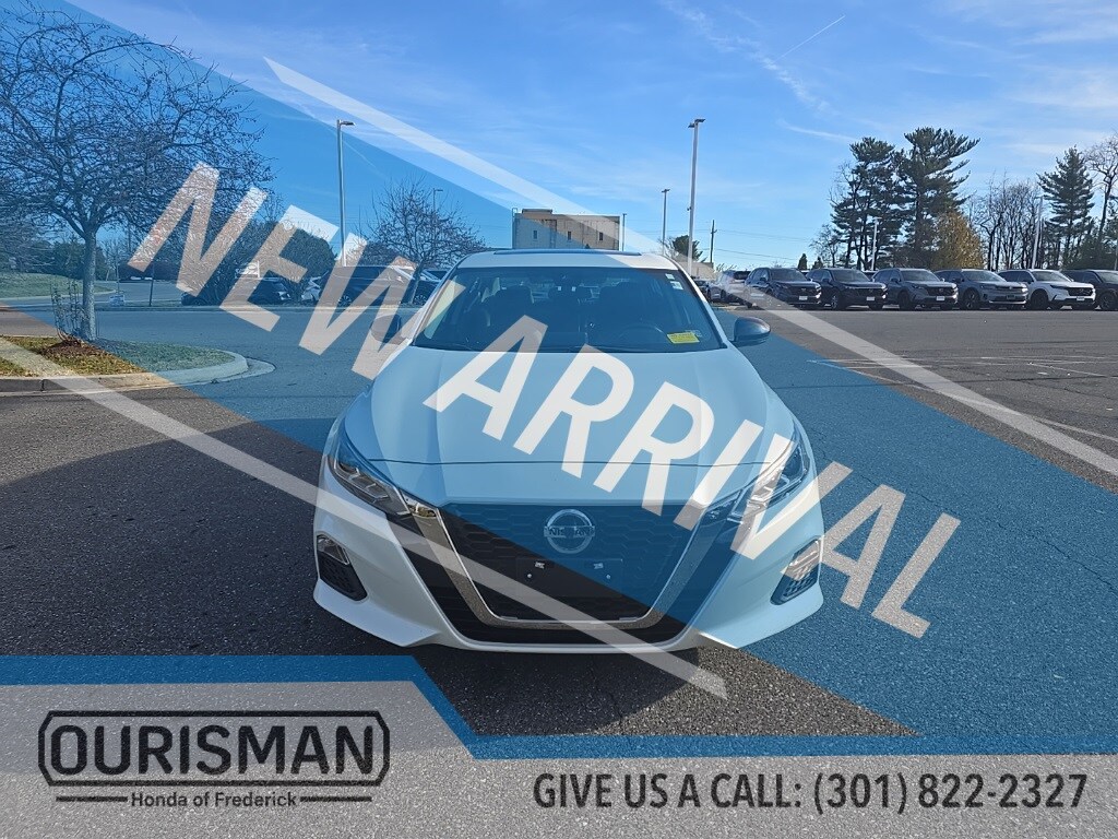 2020 Nissan Altima 2.5 SR photo 2