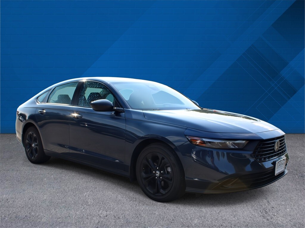2025 Honda Accord SE photo 2