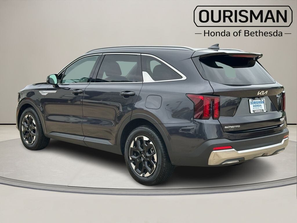 Used 2025 Kia Sorento S SUV