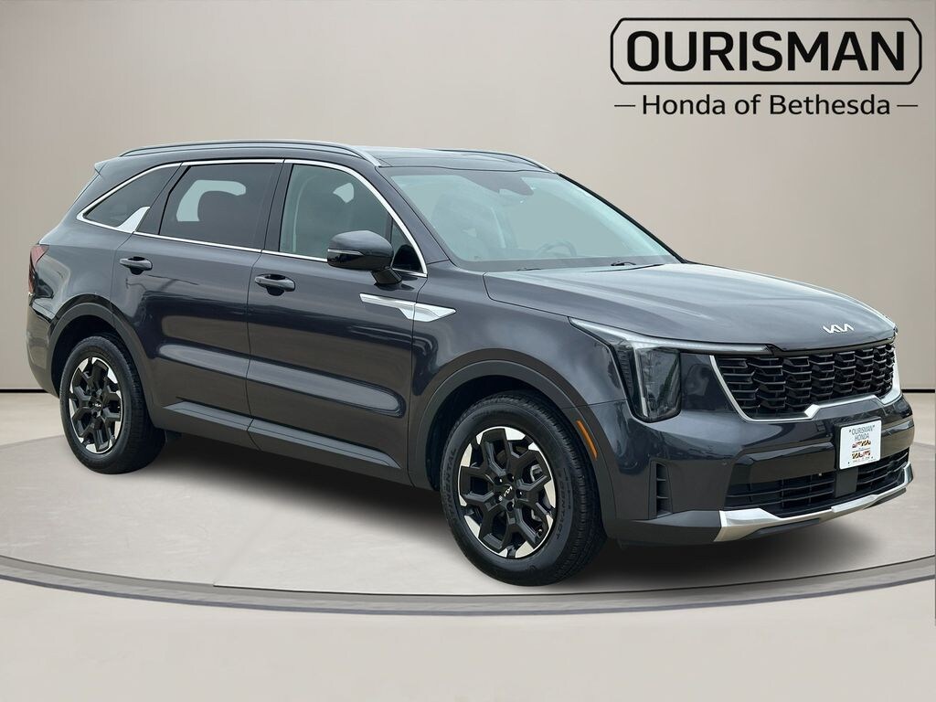 Used 2025 Kia Sorento S SUV