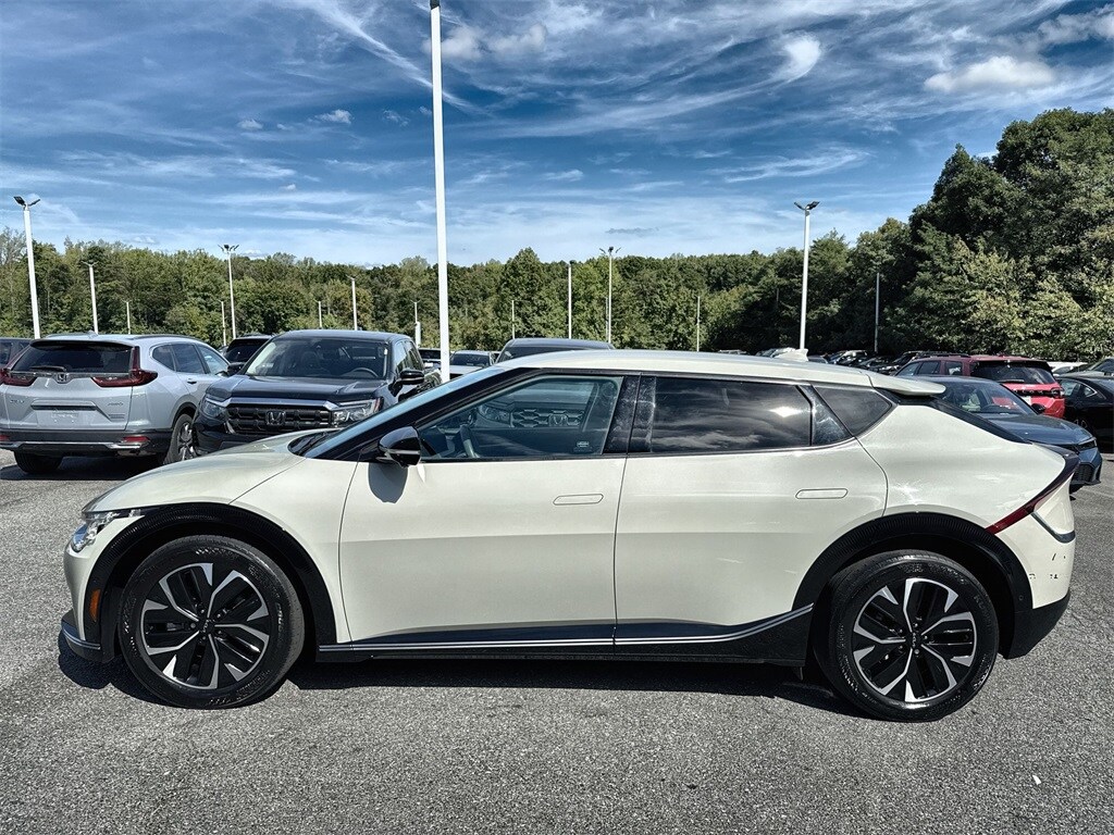 2022 Kia EV6 Wind photo 4