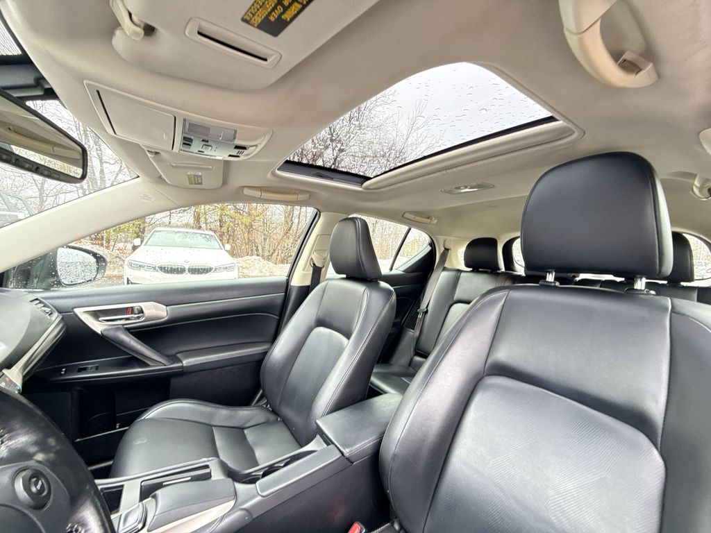 2017 Lexus CT Base - Photo 16