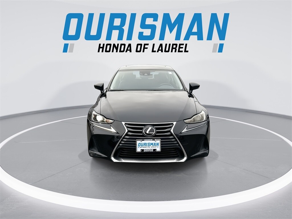 2019 Lexus IS 300 photo 3