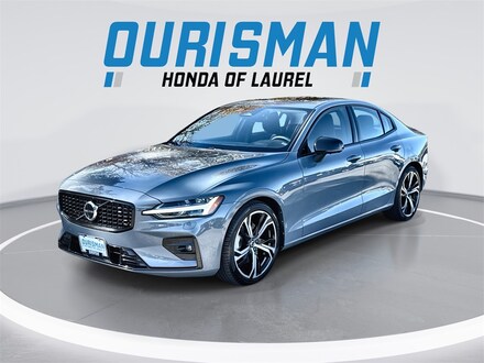 2024 Volvo S60 B5 Plus Dark Theme Sedan