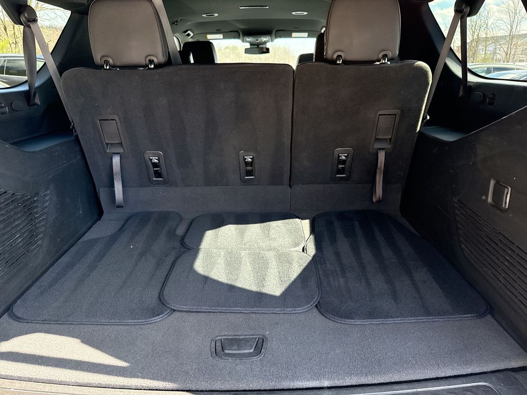 2023 Chevrolet Suburban LT - Photo 19