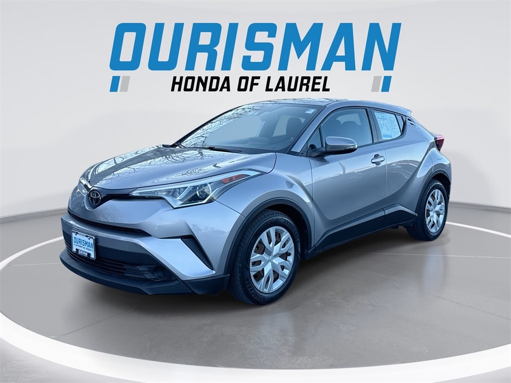 2019 Toyota C-HR LE's photo
