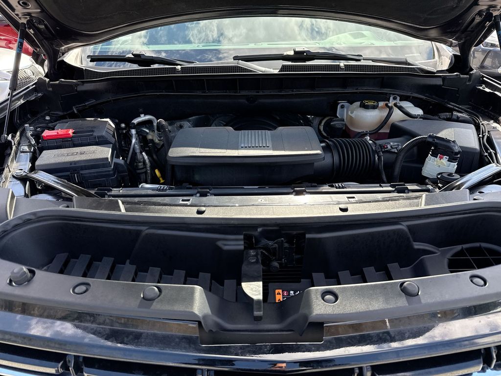 2023 Chevrolet Suburban LT - Photo 17