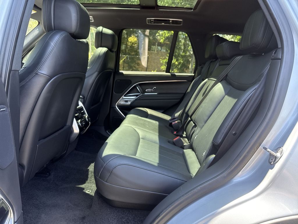 2023 Land Rover Range Rover SE - Photo 25