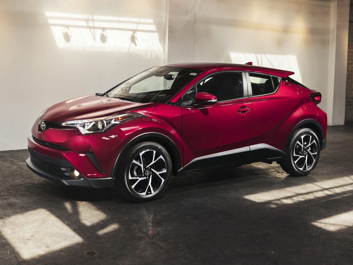 2019 Toyota C-HR LE's photo