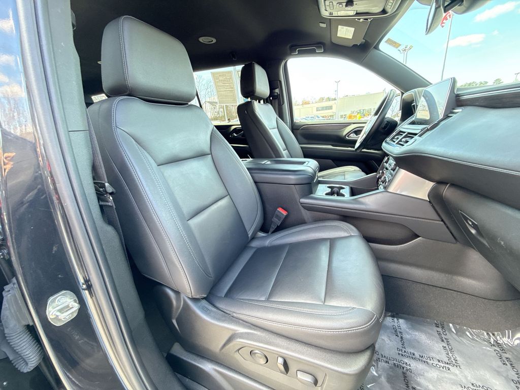 2023 Chevrolet Suburban LT - Photo 24
