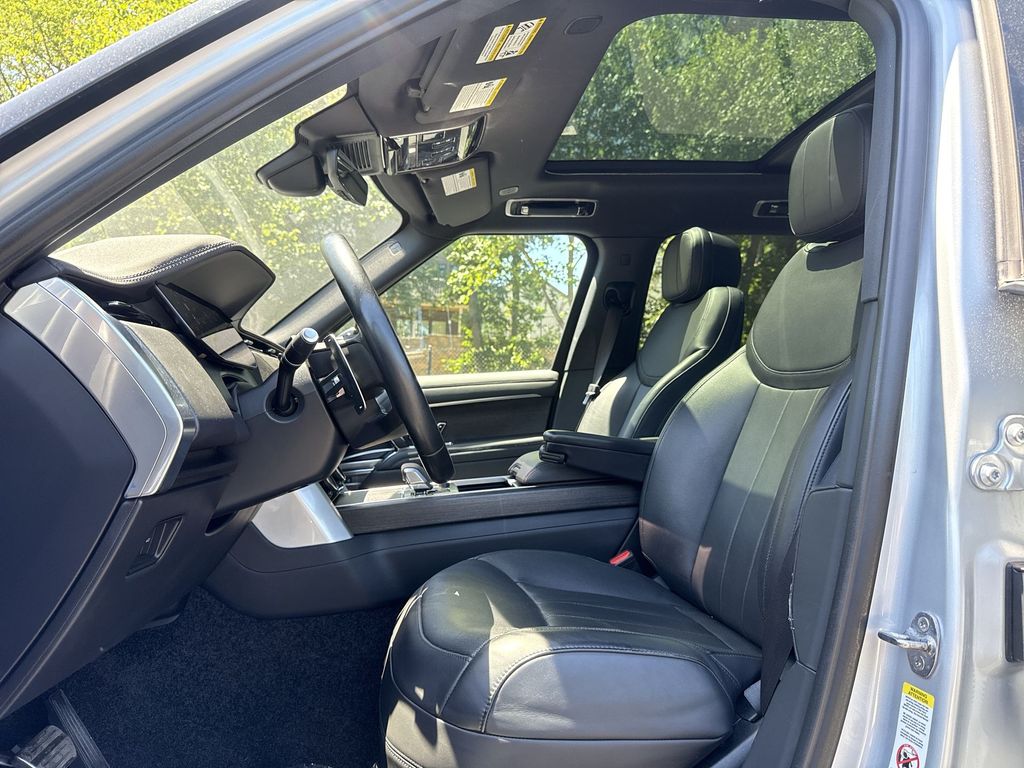 2023 Land Rover Range Rover SE - Photo 13