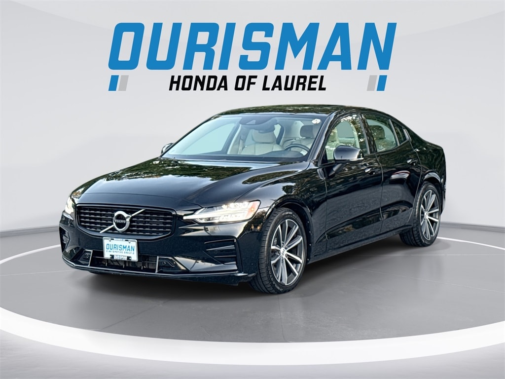 2022 Volvo S60 Momentum