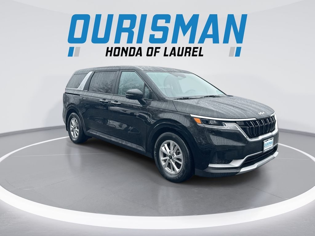 Used 2022 Kia Carnival LXS Minivan/Van