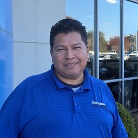 Staff member Louis Estrada  from ID_2fe689