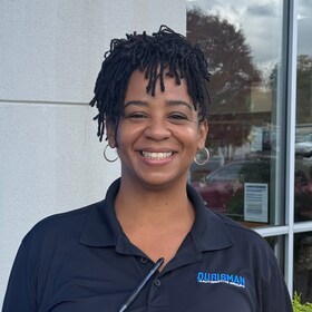 Staff member Laura Joseph  from ID_55acaa