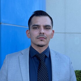 Staff member Eduardo Escobar  from ID_55acaa