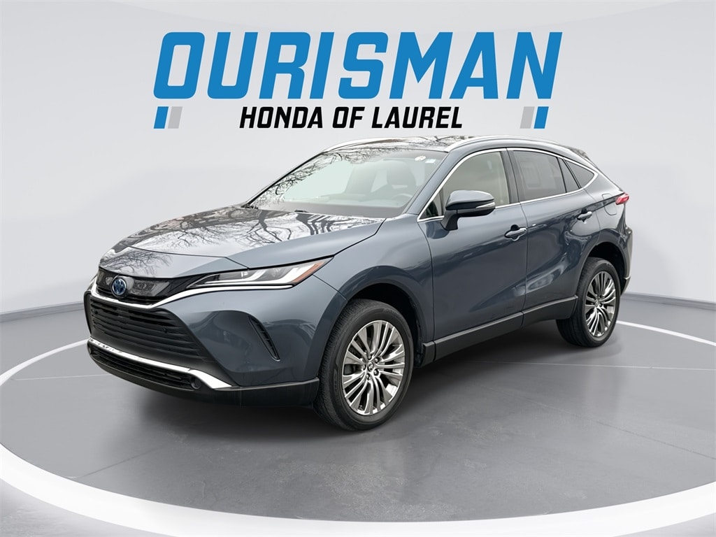 2021 Toyota Venza XLE's photo