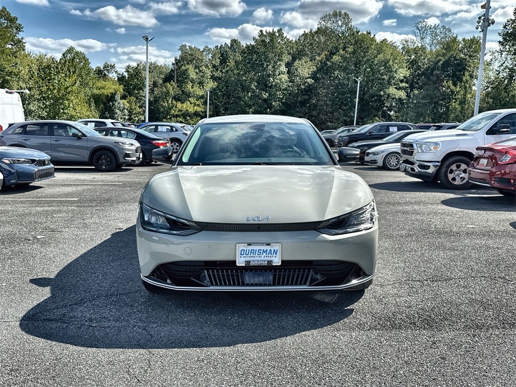 2022 Kia EV6 Wind photo 2