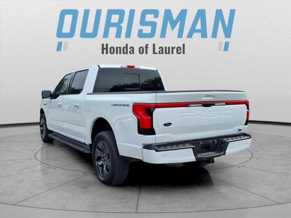 2023 Ford F-150 Lightning Lariat photo 3