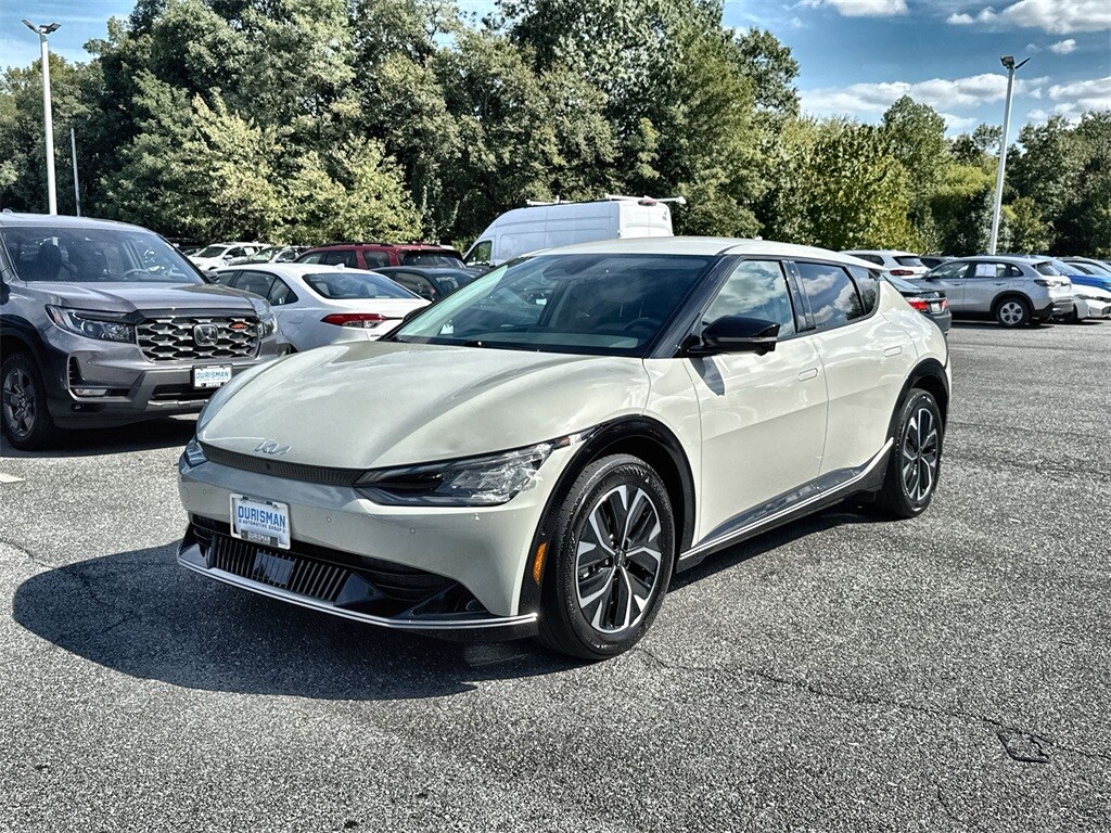 2022 Kia EV6 Wind photo 3