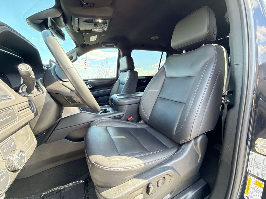 2023 Chevrolet Suburban LT - Photo 13
