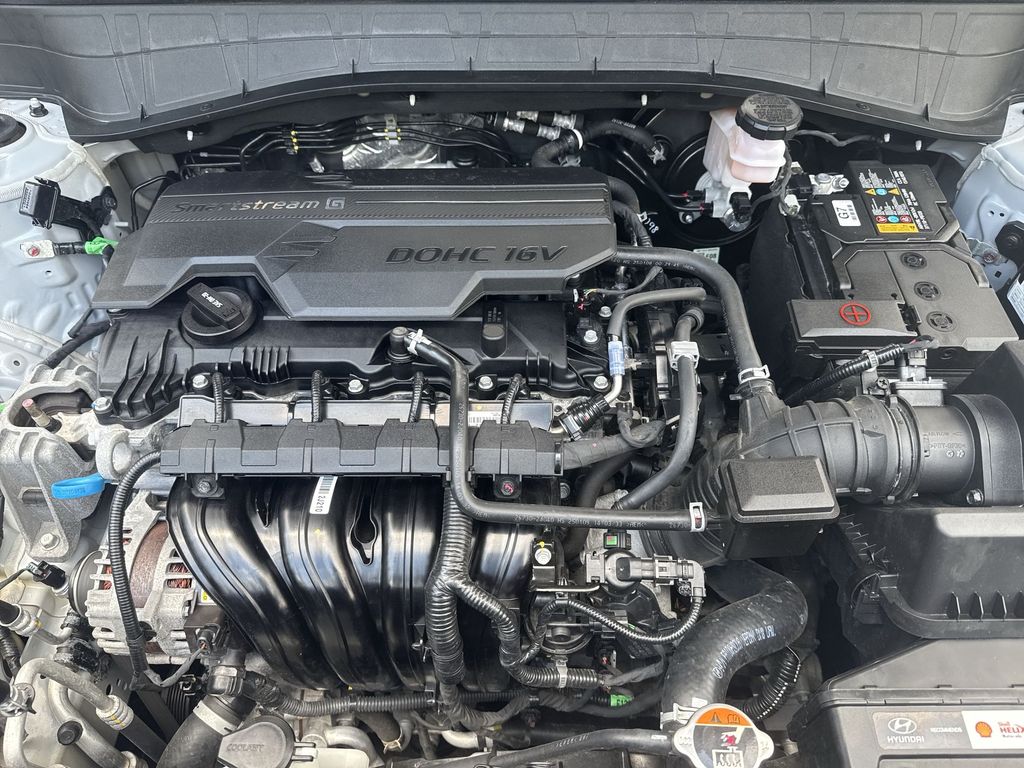 2025 Hyundai Kona SEL - Photo 17