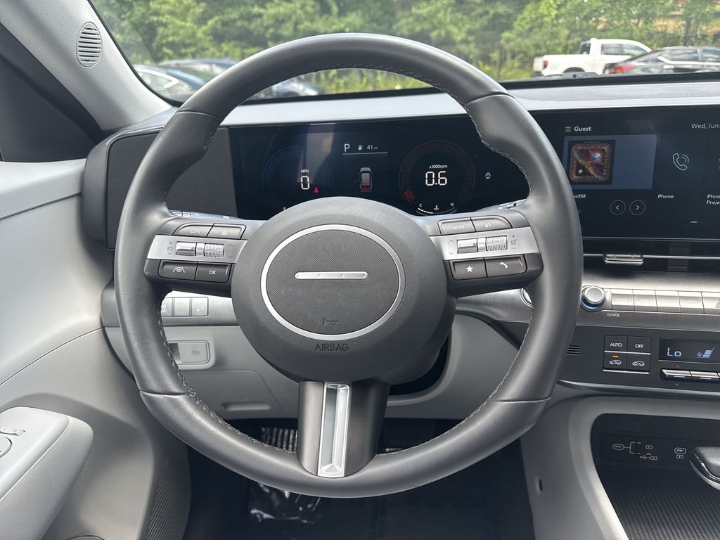 2025 Hyundai Kona SEL - Photo 11