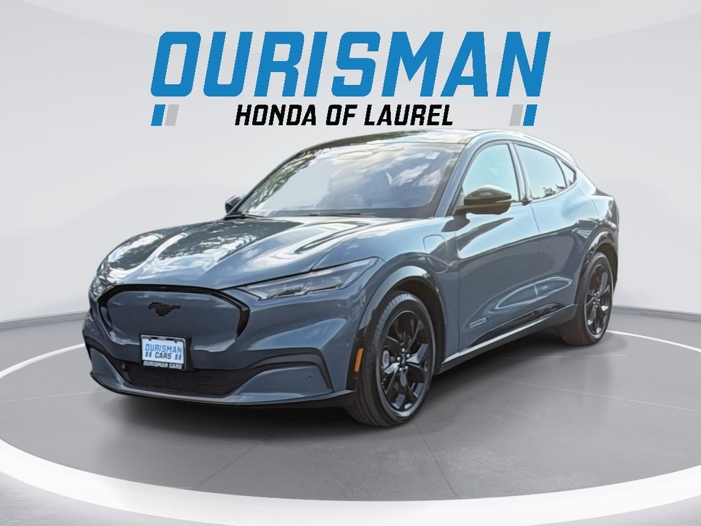 2023 Ford Mustang-Mach-e Premium's photo