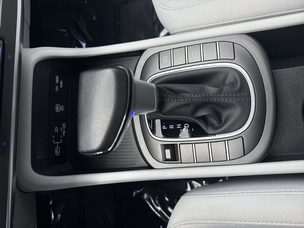 2025 Hyundai Kona SEL - Photo 21