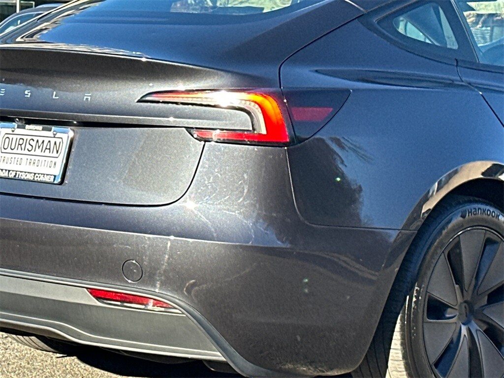 2024 Tesla Model 3 photo 3