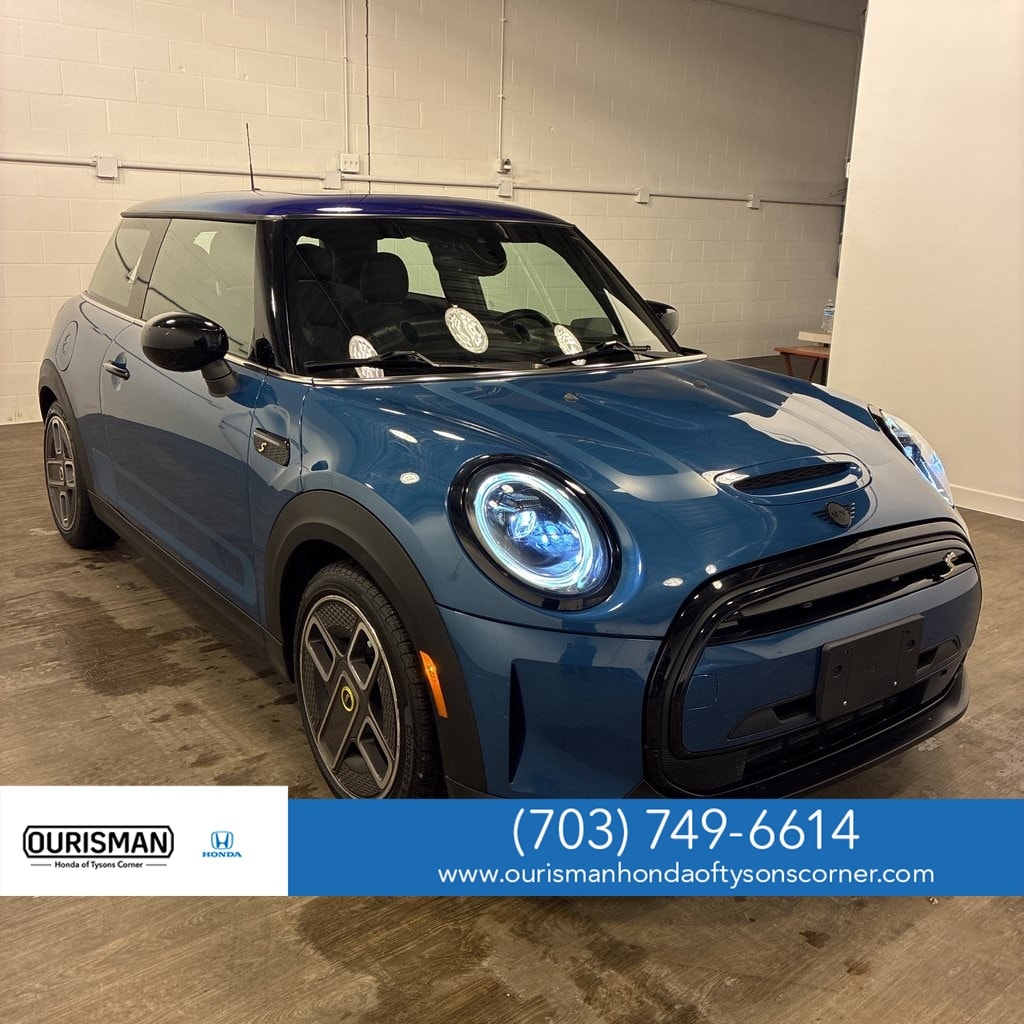 2022 MINI Hardtop 2 Door SE's photo