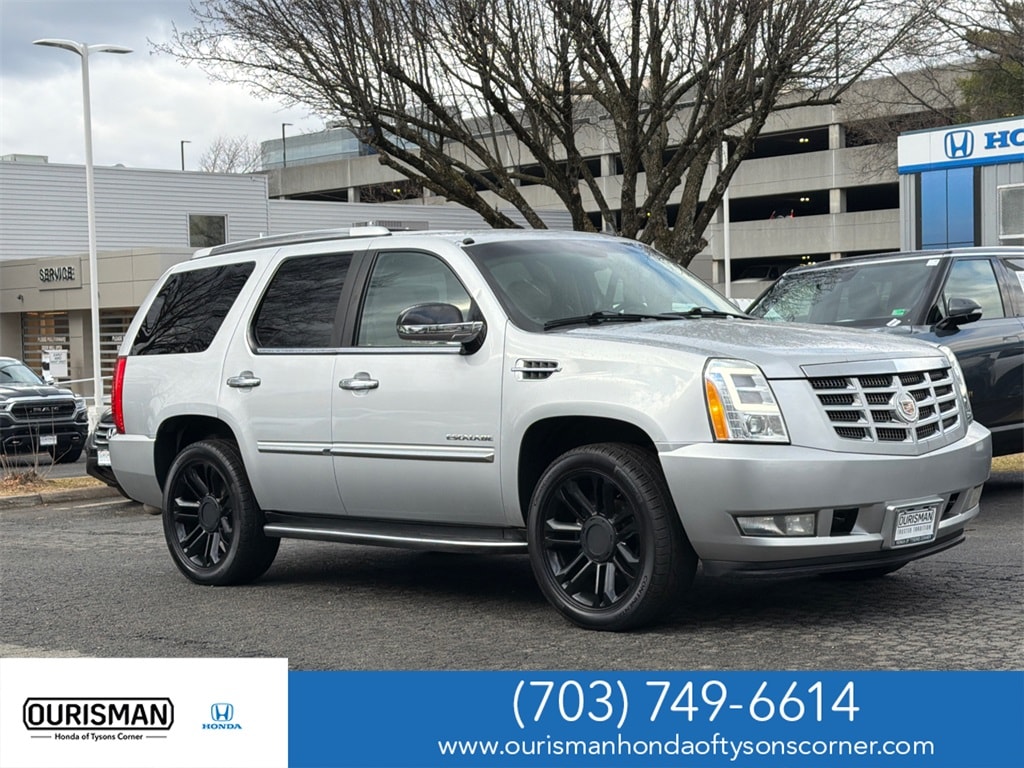 2013 Cadillac Escalade Luxury's photo