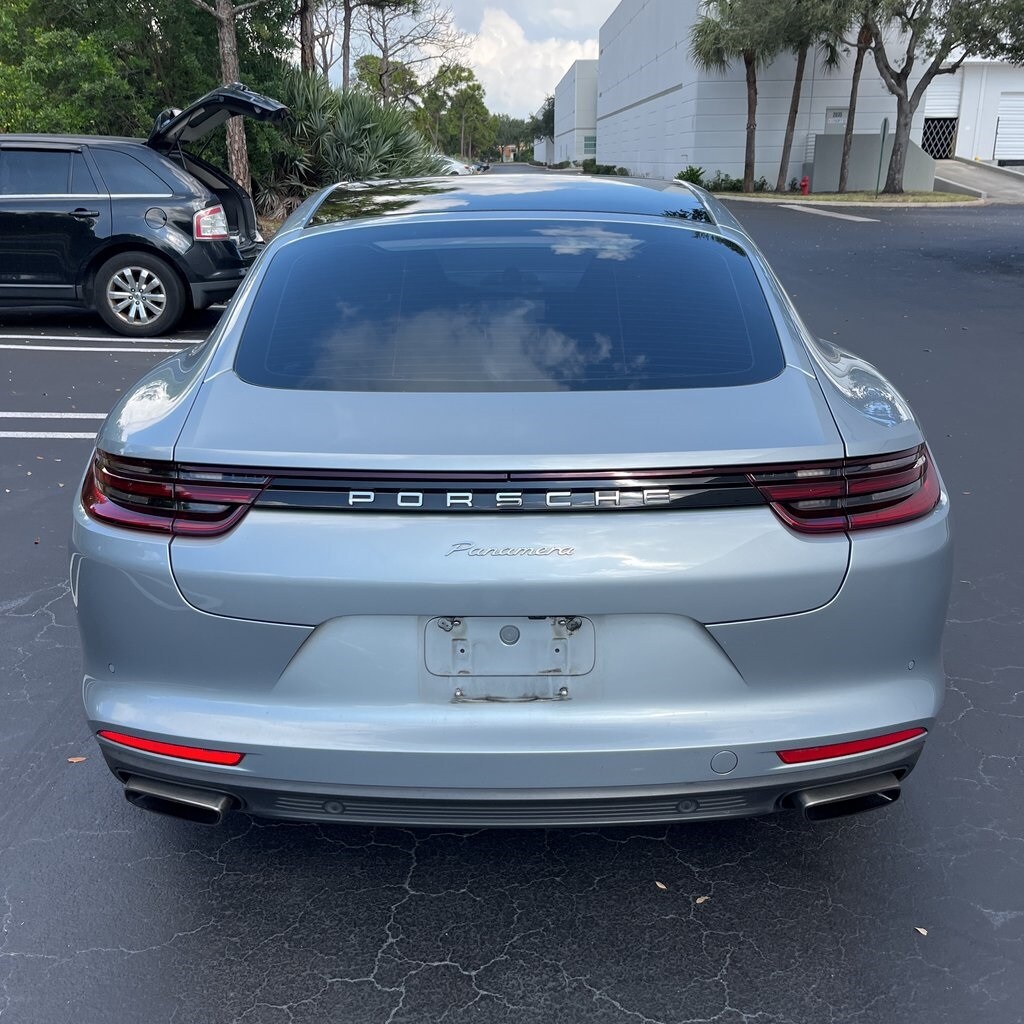 2019 Porsche Panamera Base 4 photo 3