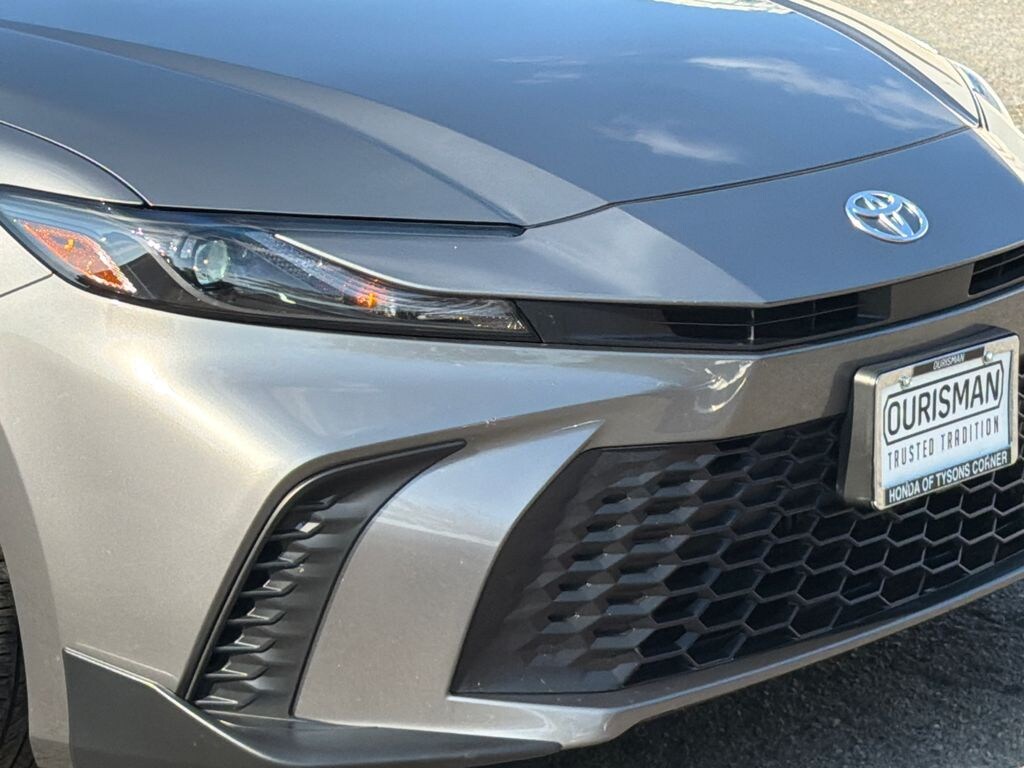 Used 2025 Toyota Camry SE Sedan