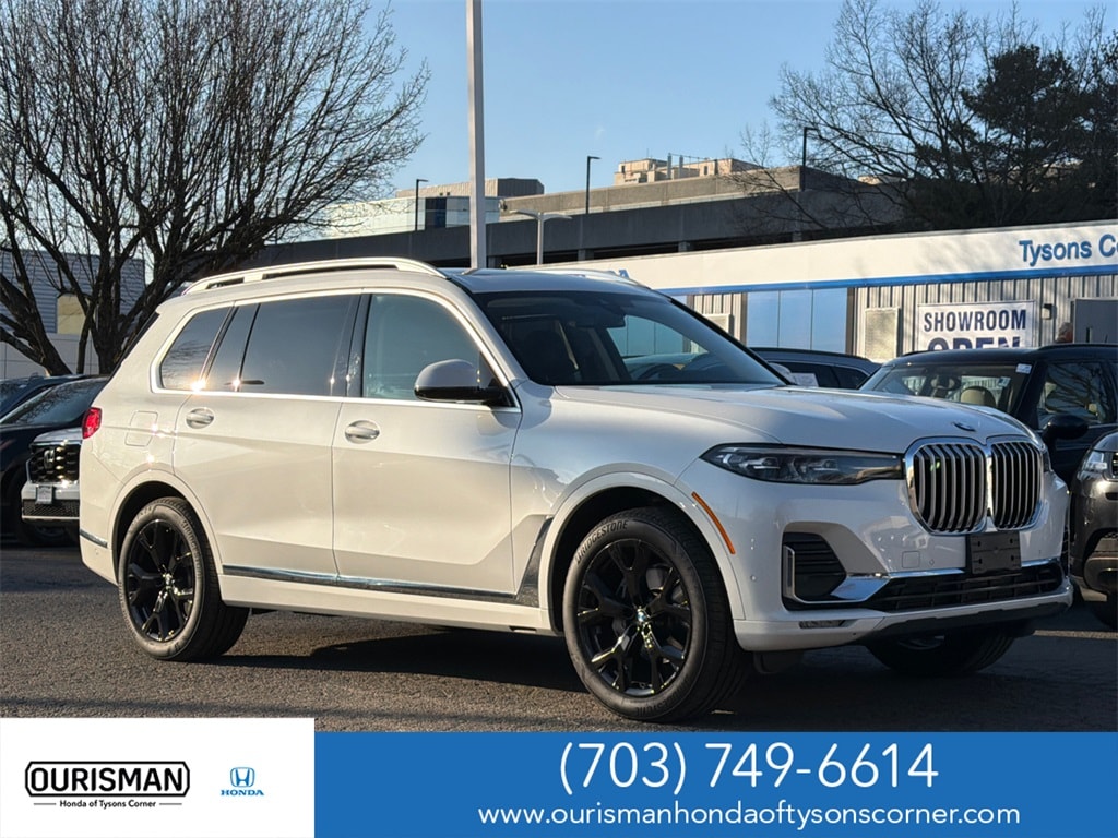 2022 BMW X7 40i's photo