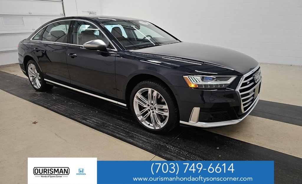 2020 Audi S8 Base's photo