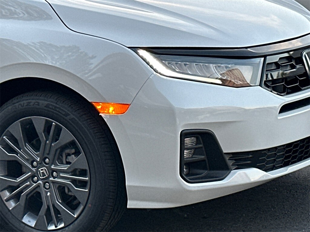 2026 Honda Odyssey Touring photo 4